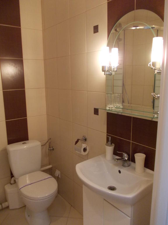 바르샤바 Scsk Zurawia B&B 외부 사진