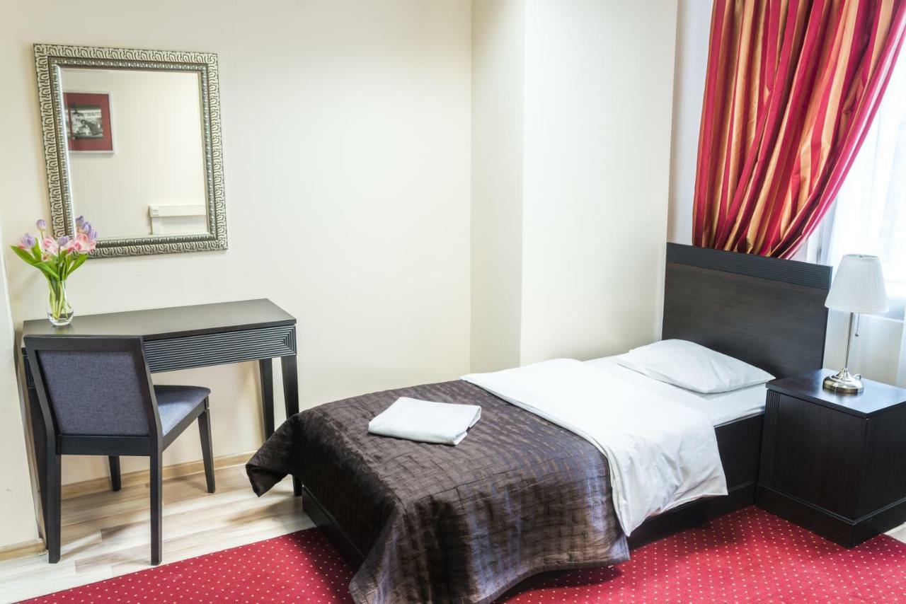 바르샤바 Scsk Zurawia B&B 외부 사진